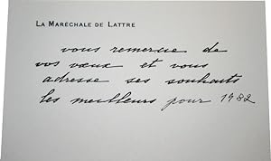 Carte de visite de La Maréchale De Lattre avec notes autographes : "Vous remercie de vos voeux et...