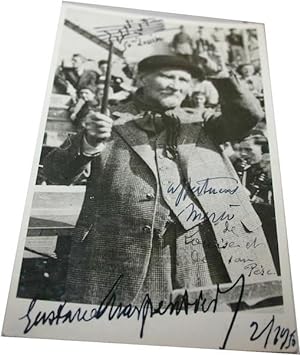 Photographie autographe signée adressée à A. BRUINEN. "Portée musicale 50 ème Louise". Au dos "50...
