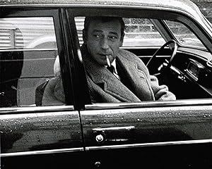[Photographie originale] Yves Montand sur le tournage du film "La guerre est finie" (1966) photog...