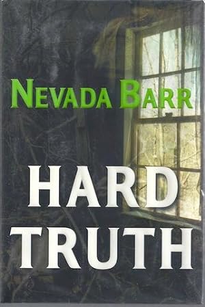 Hard Truth (Anna Pigeon Mysteries)