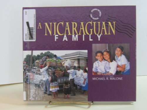 ISBN 9780822534129 product image for A Nicaraguan Family (Journey Between Two Worlds) | upcitemdb.com