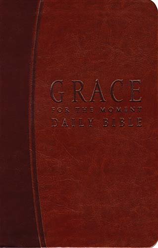 Grace for the Moment Daily Bible. With Devotional Writings by Max Lucado