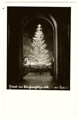 Ansichtskarte Zittau im Weihnachtsschmuck am Rathaus (ca 1940)