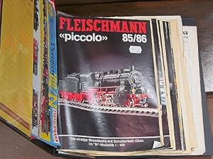 Fleischmann *Piccolo N*. Sammelordner mit 12 Katalogen: 1974 - 1975 - 1976 - 1977 - 1978/1979 - S...