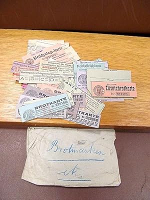 Kleine Sammlung von ca. 40 Brotkarten und anderen Lebensmittelmarken und Warenbezugskarten um 191...