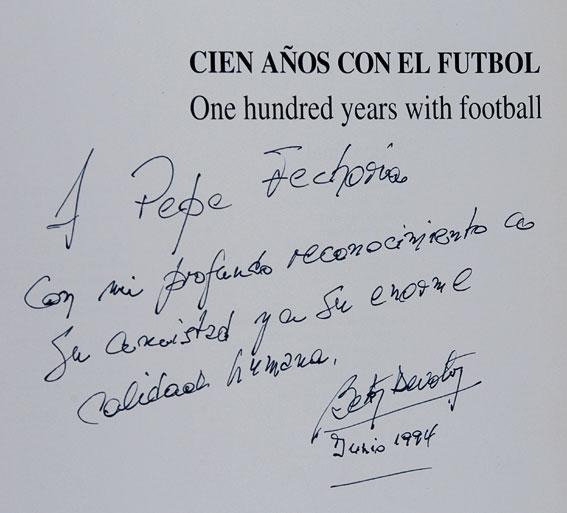 Cien anos con el futbol (Spanish and English Editio