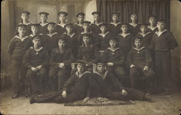 Datierung von Uniformen der Marine Manchester Dating kostenlos