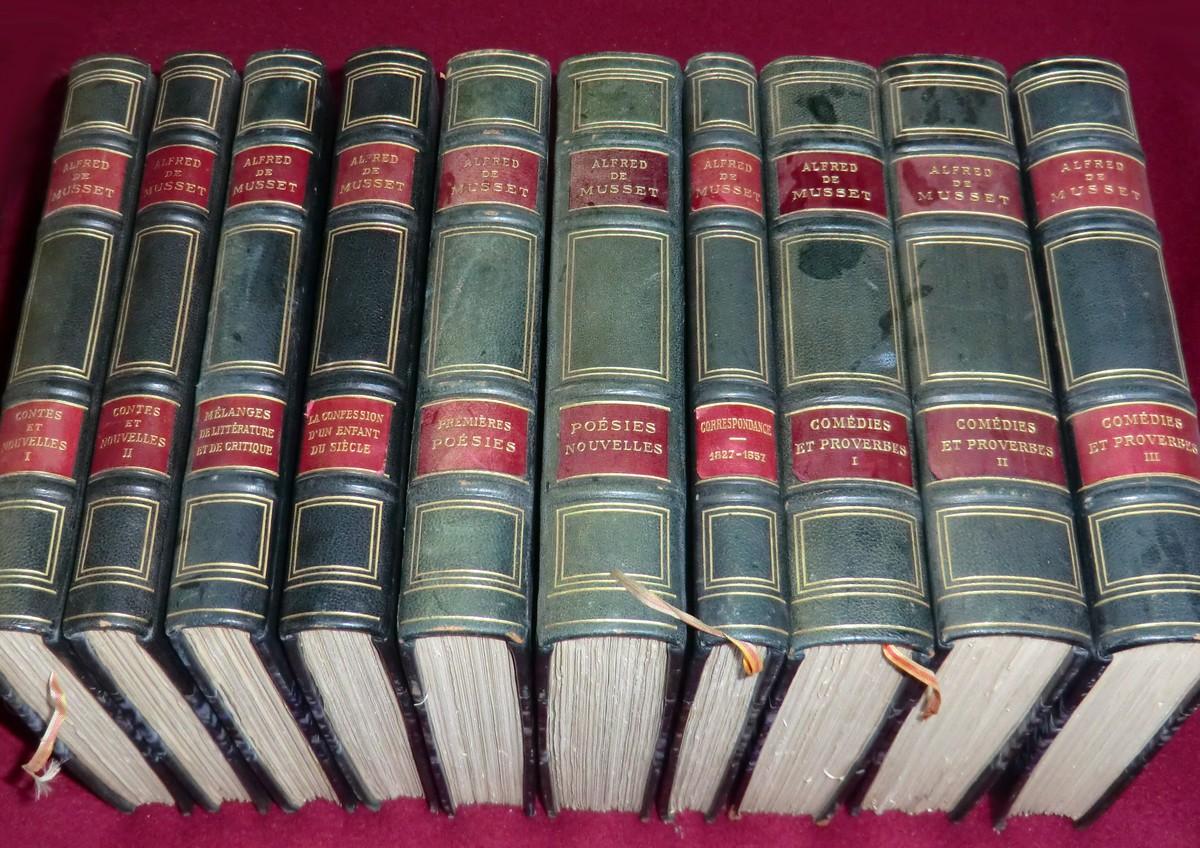 OEUVRES COMPLETES ILLUSTREES - 10 volumes : CONTES ET NOUVELLES, 2 volumes - PREMIERES POESIES, 1 volume - POESIES NOUVELLES, 1 volume - MELANGES DE LITTERATURE ET DE CRITIQUE, 1 volume - LA CONFESSION D'UN ENFANT DU SIECLE, 1 volume - COMEDIES ET PROVERB - MUSSET (de) Alfred