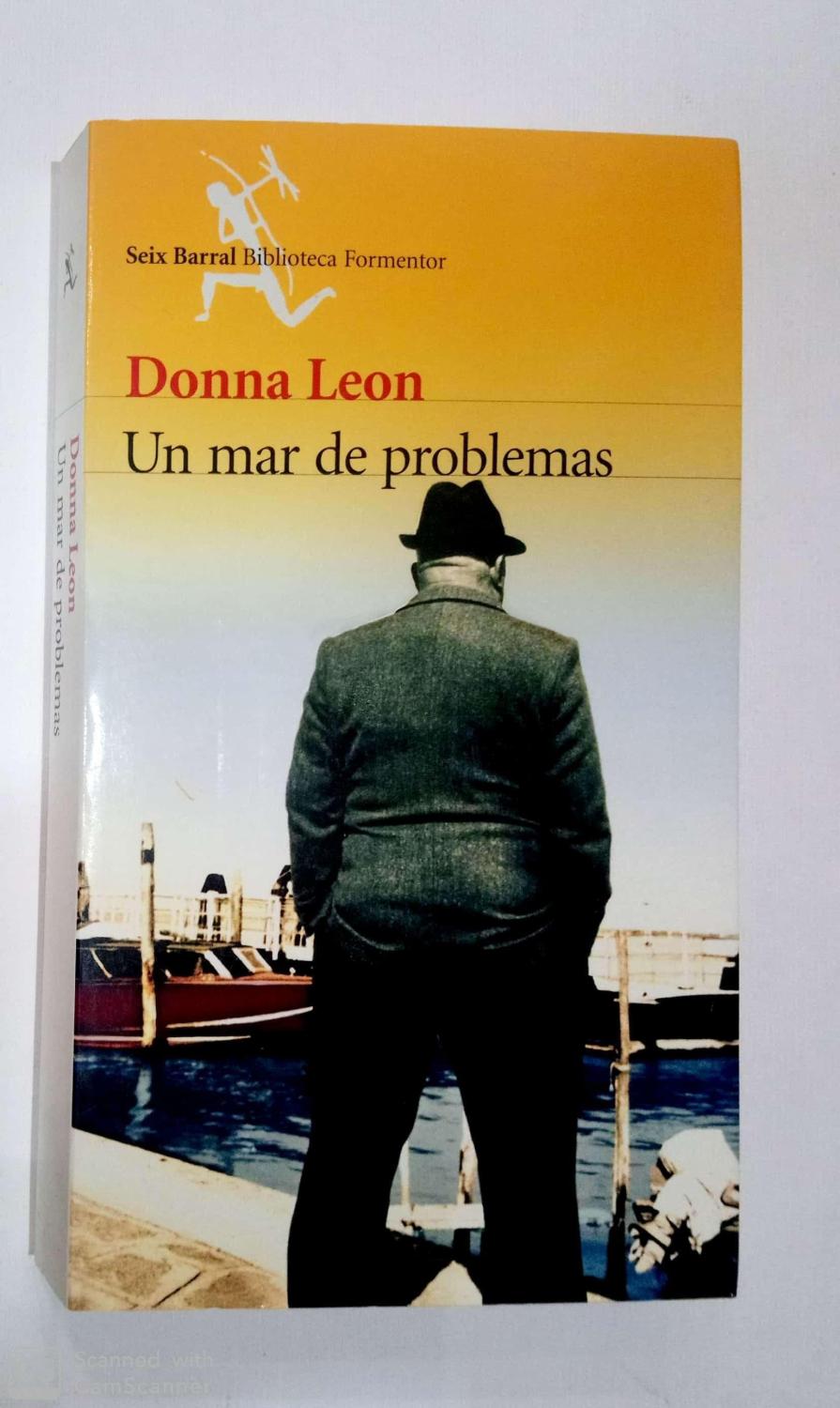 Un mar de problemas. - LEON, Donna