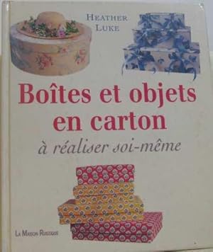 Boîtes et objets en carton