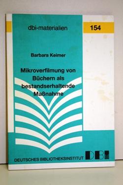 Mikroverfilmung von Büchern als bestandserhaltende Maßnahme.