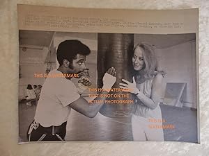 1970 AP Wirephoto of ONLY FEMALE PRIZE FIGHT MANAGER IN CALIFORNIA with BOXER