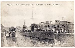 Taranto - R.N. Dante Alighieri al passaggio del canale navigabile.