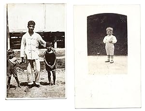 Set di due cartoline postali con fotografie di bambini.