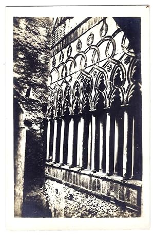 Ravello - Prospetto del cortile del Palazzo Rufolo.