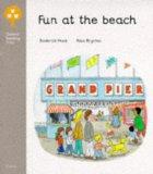 Fun at the Beach. Oxford Reading Tree: Stage 1: First Words: - Hunt, Roderick
