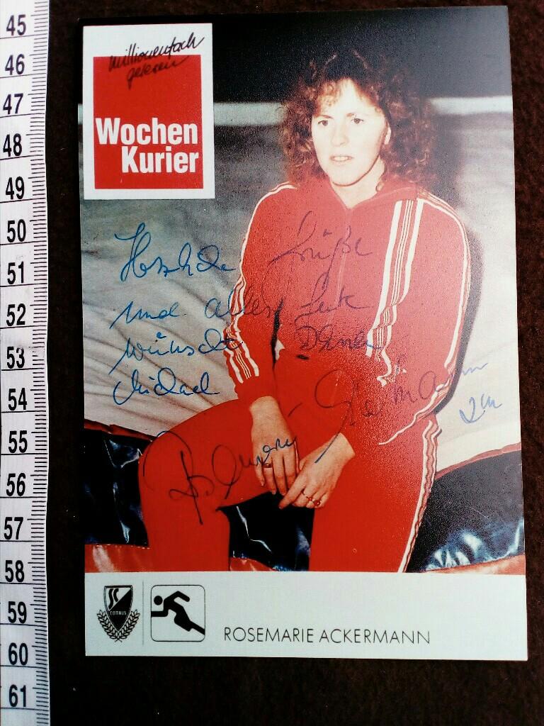 handsigniertes Originalfoto. original hand signed autograph card with picture of the east german highjump OLYMPIC CHAMPION. - ACKERMANN, Rosemarie and . Olympia 1976