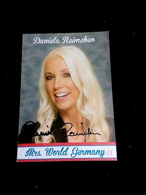 signierte Autogrammkarte; handsigend autograph card. German model and actress. Deutsches Modell u...