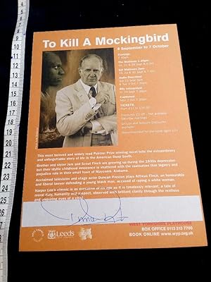 Theaterflyer zu dem Stück To Kill a Mockingbird von HARPER LEE handsigniert von Hauptdarsteller D...