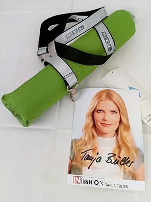 ORIGINAL FAN PAKET bestehend aus handsignierter Autogrammkarte + signierter REGENSCHIRM ORIGINAL ...