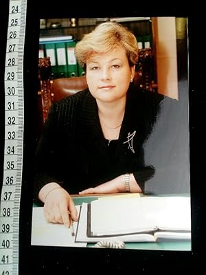 handsigniertes Foto der estnischen Politikerin. Von 2004 bis 2005 bekleidete Ester Tuiksoo das Am...