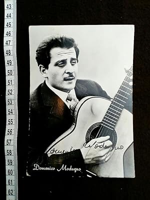 handsignierte Autogrammkarte des bekannten italienischen Sängers und Politikers. original hand si...