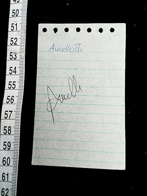 eigenhändiger Unterschrift auf Papier mit Bild von dem bedeutenden italienischen Fußball Spieler ...