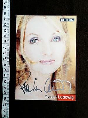 Autogrammkarte mit eigenhändiger Unterschrift. original hand signed autograph card with picture o...