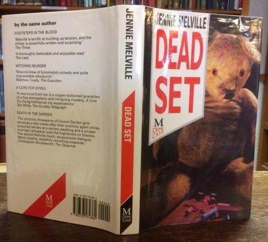 Dead Set : A Charmian Daniels Mystery - Melville, Jennie