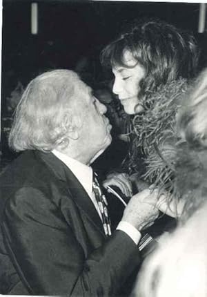 Photographie : portrait de Michel Simon (1895-1975) et Jane Birkin au gala du Grand Guignol en 1974.