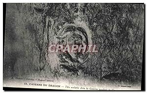 Carte Postale Ancienne Caverne Du Dragon Tete Sculptee dans la caverne pendant la guerre