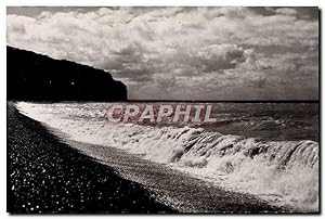 Carte Postale Moderne Sous Un Ciel Nuageux La Vague