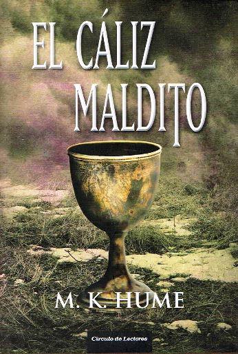 La leyenda épica de Arturo, rey de los britones. Los pueblos de Bretaña llevan años disfrutando de la paz y la prosperidad gracias al buen gobierno del rey Artor y la alianza de las tribus pactada en la Unión de Reyes. Frente al despotismo de su predecesor, Uter Pandragón, Artor gobierna con enorme sentido del deber, con honor y buen hacer. Negros presagios sobre Camelot. Ahora que Artor envejece, a su alrededor empieza a sembrarse la semilla del descontento. Los paganos, en su afán por eliminar las creencias cristianas del territorio, expulsan de sus tierras a sus seguidores. Pero necesitan un símbolo que les legitime y que sirva de vínculo, que una a todos los que no confían en Artor para formar un grupo invencible. Los oscuros y funestos beligerantes intentan apoderarse del antiguo cáliz guardado por el obispo Lucius de Glastonbury con el fin de socavar la unidad del reino lograda por Artor. Una vez que se han apropiado de la reliquia, las fuerzas del mal se liberan desatando una ola de fanatismo y de violencia incontrolable. ¿Sobrevivirá Bretaña? Artor ve que la amenaza sobre su reino parte de su propia casa, que en ella habita la traición. A Artor le traicionan los suyos. Los celtas se enfrentarán entre ellos dejando correr tras de sí ríos de sangre. ¿Sobrevivirá la leyenda del rey Arturo?
