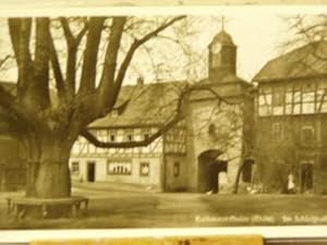 Im Schloßhof. Postkarte.