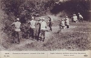 1914. CHASSEURS DELOGEANT L'ENNEMI D'UN BOIS. Light Infantry soldiers removing the enemy from a w...