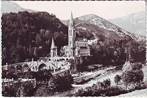 LOURDES. La Basilique.