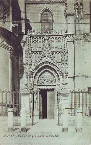 SEVILLA. Una de las puertas de la Catedral. Heliotipia Artística Española, Madrid. Postal 14x9 si...