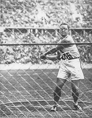 Olympiade Berlin 1936. Japanischer Hammerwerfer beim Wettkampf. Original Fotografie (1936). Bildf...