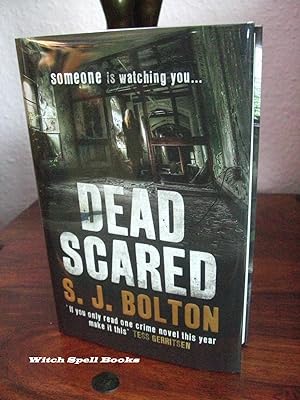 Dead Scared : Lacey Flint Book 2 : ++++FOR THE DISCERNING COLLECTOR, A BEAUTIFUL UK SIGNED AND PU...