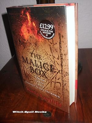 The Malice Box : +++FOR THE DISCERNING COLLECTOR A SUPER SIGNED AND PUBLICATION DATED UK TRUE FIR...