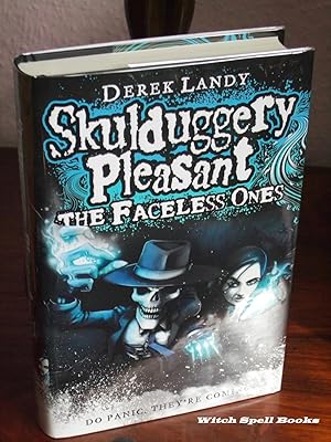 The Faceless Ones : Skulduggery Pleasant Book 3 : ++++FOR THE DISCERNING COLLECTOR, A BEAUTIFUL U...