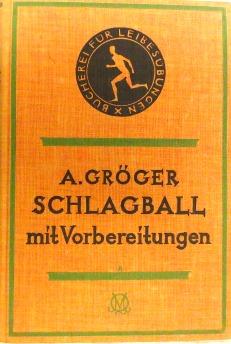 Schlagball mit Vorbereitungen.