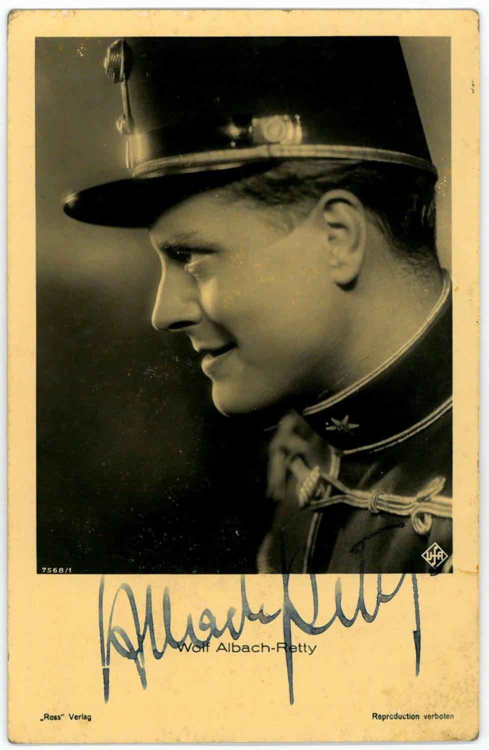 Portraitpostkarte mit eigenh. Namenszug auf der Bildseite.