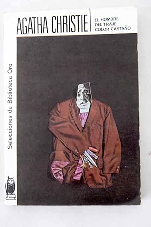 El hombre del traje color castaño