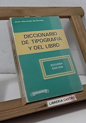 Un matemático lee el periódico