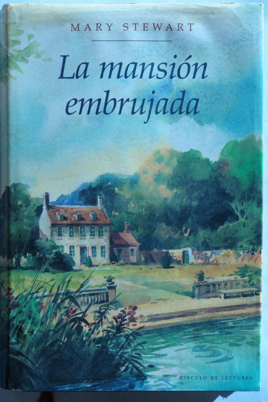 Durante su infancia, Gilly Ramsey, entrañable protagonista de esta novela, recibe una educación fría y severa. La única persona que parece entenderle y tenerle afecto es Geillis, una prima de su madre que visita a la familia esporádicamente. Geillis ha viajado por todo el mundo, tiene conocimientos sobre plantas medicinales y hierbas, posee poderes curativos e incluso predice el futuro. A la deslumbrada Gilly le vaticina que algún día se ganará la vida como artista y vivirá con ella en su casa de campo… Años después, la prima Geillis muere y lega su magnífica casa, Thornyhold, a la joven Gilly, que acaba de perder a sus padres. En Thornyhold, Gilly es recibida por Agnes Trapp, una vecina de comportamiento extraño, y pronto conoce a William, un encantador chico de diez años hijo de un famoso escritor. Pero lo que realmente fascina a Gilly es la atmósfera misteriosa y embrujada que despiden las viejas paredes de la casa, como si la prima Geillis aún continuara allí de una forma inexplicable. Su extrañeza se acrecienta cuando se entera de que Geillis estaba considerada una bruja y que la propia Gilly es depositaria de sus poderes. Pero también Agnes Trapp posee poderes sobrenaturales y mágicos, y ambas mujeres están enamoradas del mismo hombre…