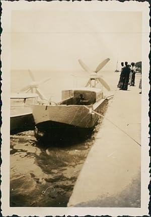 Sénégal, Dakar, hydroglisseurs à quai