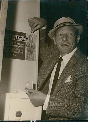 L'acteur Danny Kaye, ambassadeur de l'Unicef, à Paris