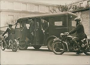 Paris, fourgon antigang de Baylot