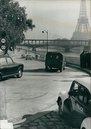 Paris, l'autoberge du quai de Passy